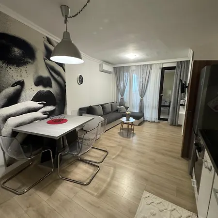 Gold Coast Sp Apartman Burgasz