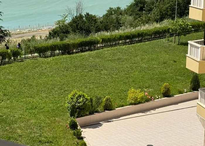 Gold Coast Sp Apartman Burgasz