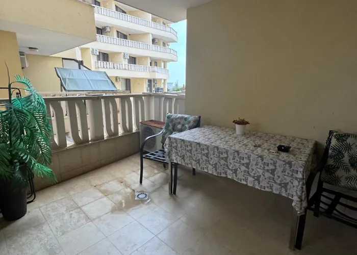 Gold Coast Sp Apartman Burgasz